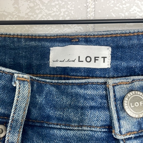 LOFT Curvy High Waist Skinny Jean - Picture 4 of 12